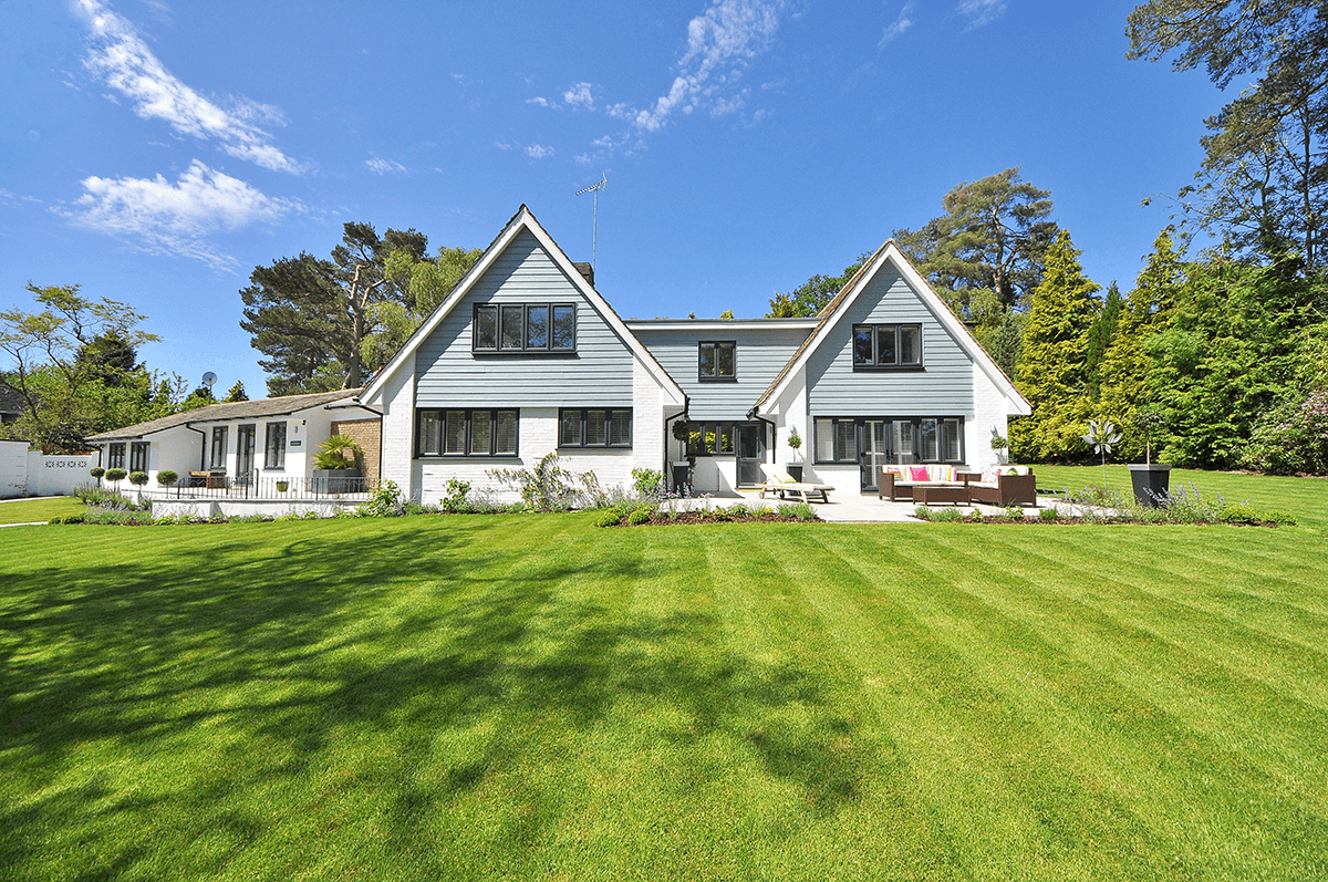 How Land Size Influences Long-Term Homeownership Expectations